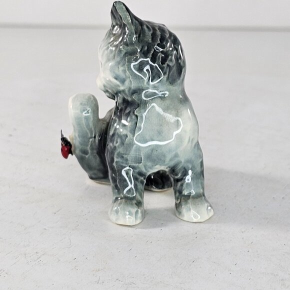 Sitting Miniature Goebel Cat Figurine with Lady Bug Green Eyed Gray Tabby - Picture 3 of 11